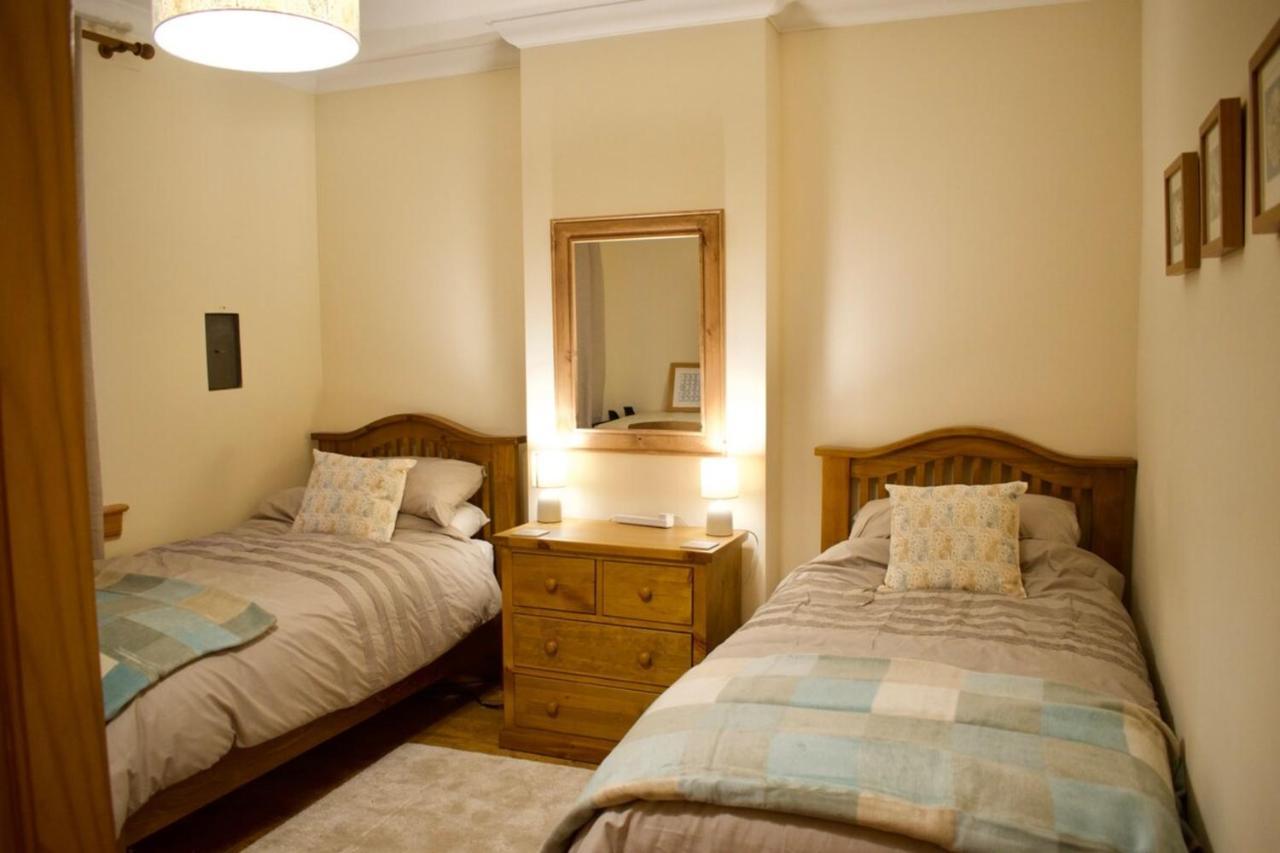 Newly Refurbed Home With Free Parking EDI Buitenkant foto